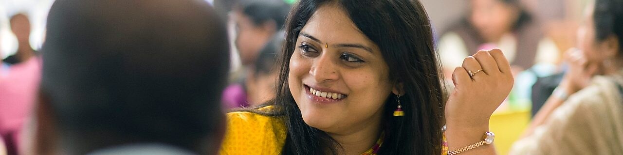 Punonjës të Shell duke drekuar