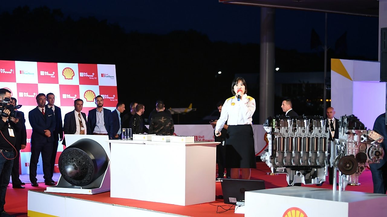 zj. Shuhui Yow Shkenctare e Derivateve - Projects & Technology Demonstrating the Dynaflex Technology për musafirët-Galeria-14.05.2018