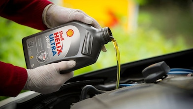 Foto e Shell Helix Ultra 5W 40