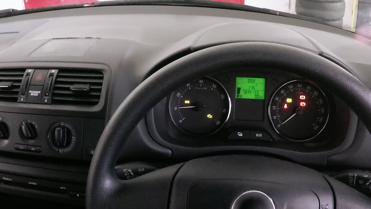 dritat paralajmëruese të panelit të makinës